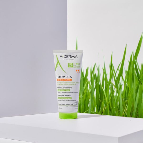 Exomega Control Crème émolliente anti-démangeaisons Peaux sèches à tendance à l'eczéma atopique 400 ml